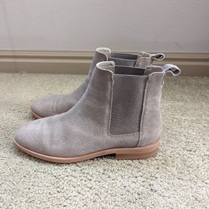 Chelsea boots